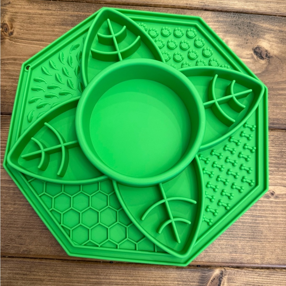 Slow Feeder Bowl & Lick Mat Suction Non Slip For Dog Cat Pet Green